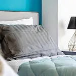 Maricool Minimal Spacious Downtown Loft