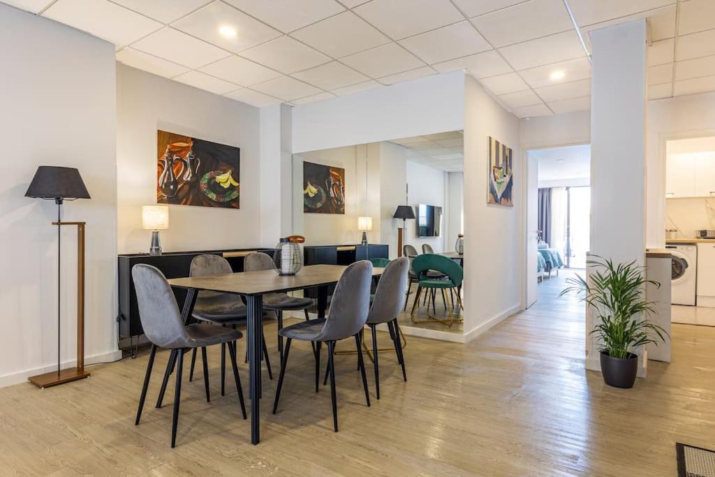 Maricool Minimal Spacious Downtown Loft Héraklion